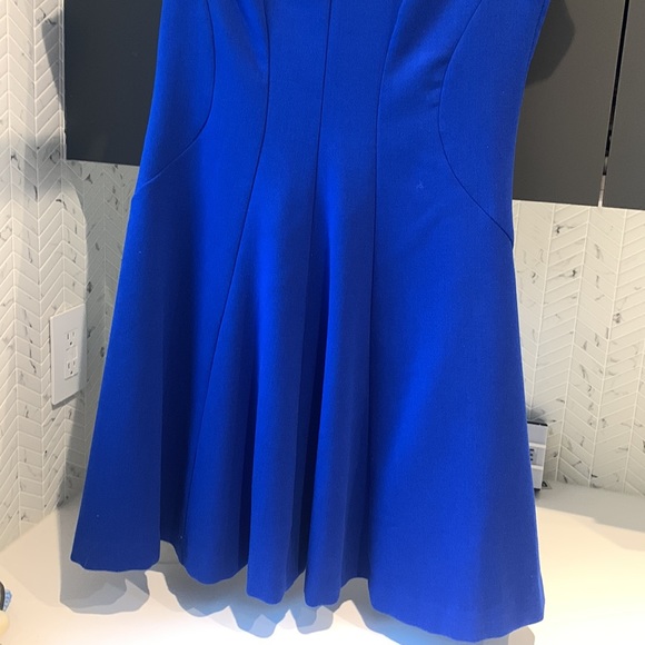 Dress - Picture 4 of 4